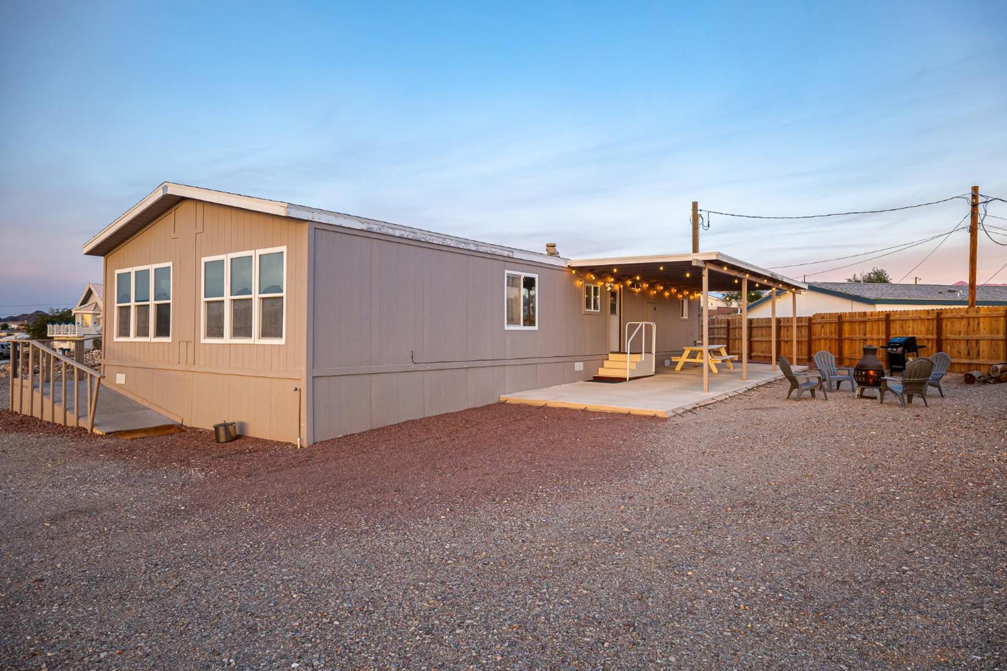 Magnificent & Tranquil Home, Mountain Views , 8 Mins To Casinos & River, Fire Pit, Bbq Bullhead City Εξωτερικό φωτογραφία