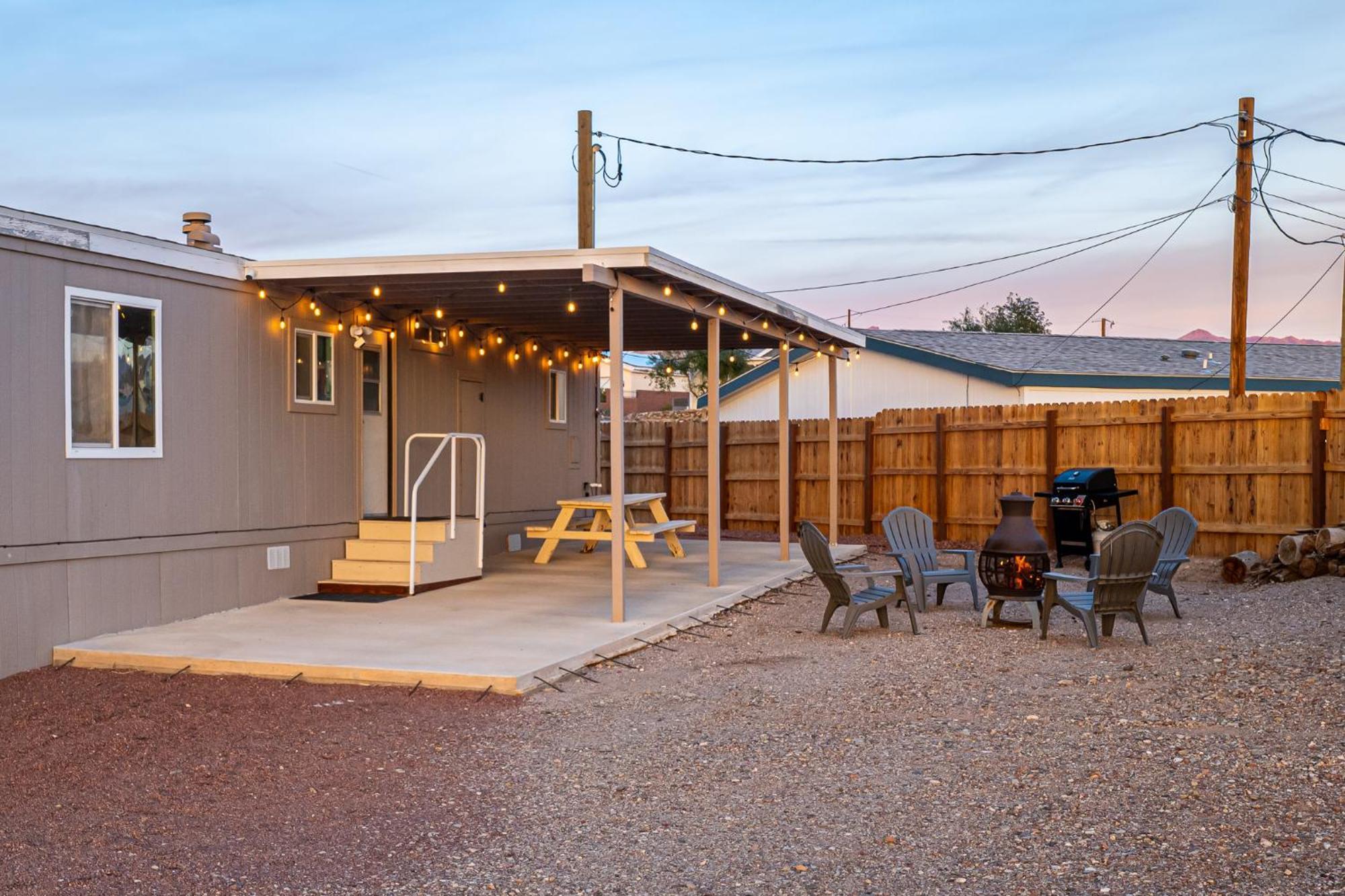 Magnificent & Tranquil Home, Mountain Views , 8 Mins To Casinos & River, Fire Pit, Bbq Bullhead City Εξωτερικό φωτογραφία