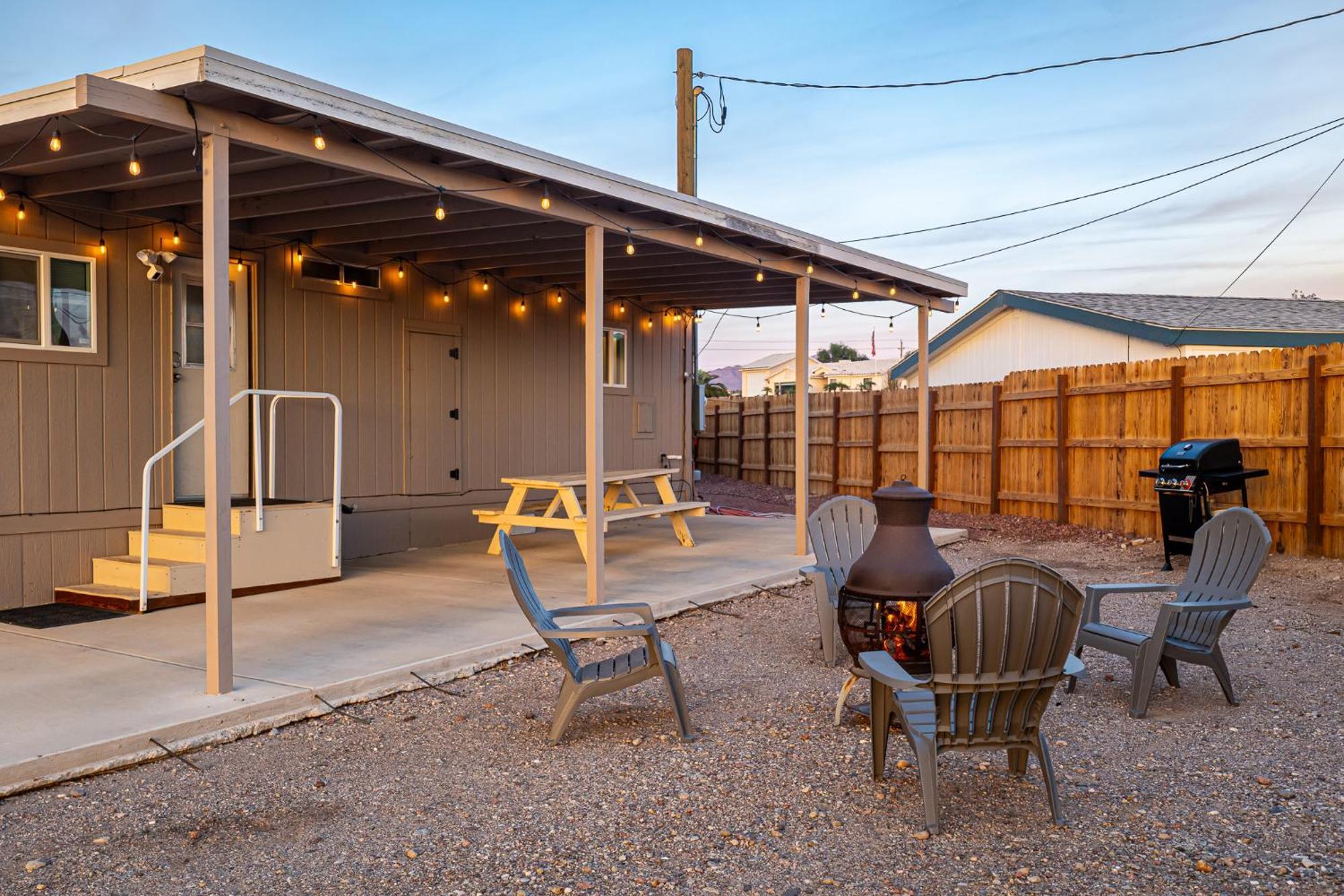Magnificent & Tranquil Home, Mountain Views , 8 Mins To Casinos & River, Fire Pit, Bbq Bullhead City Εξωτερικό φωτογραφία