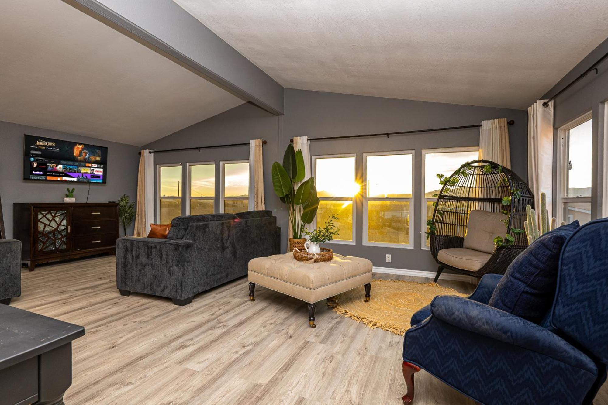 Magnificent & Tranquil Home, Mountain Views , 8 Mins To Casinos & River, Fire Pit, Bbq Bullhead City Εξωτερικό φωτογραφία